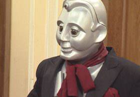 Dizi 'İyi Aile Robotu'