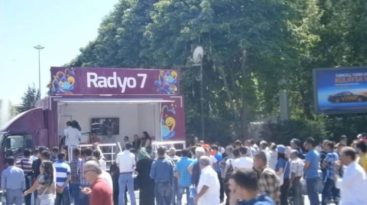 Radyo 7 Yepyeni Aracıyla Ankara'dan Geçti