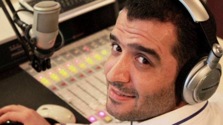 Radyo 7, Issız Harfler Durağı sakinlerini ağırlıyor.