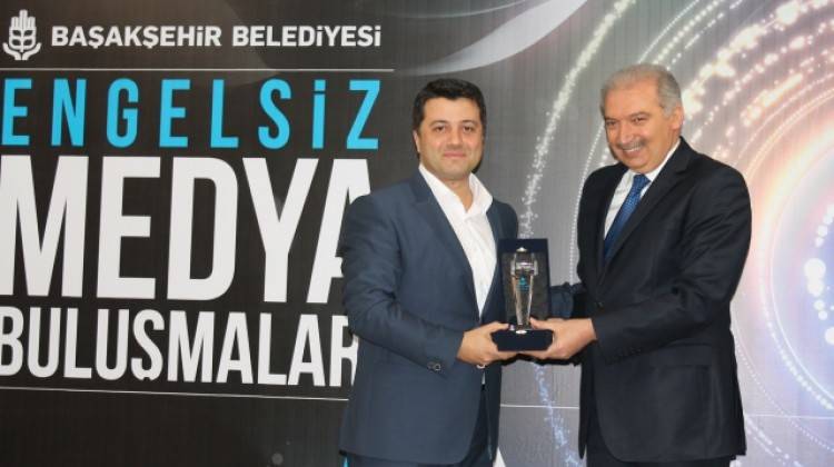 EN ANLAMLI ÖDÜL, MEHMET CAN İLE RADYO 7’NİN..