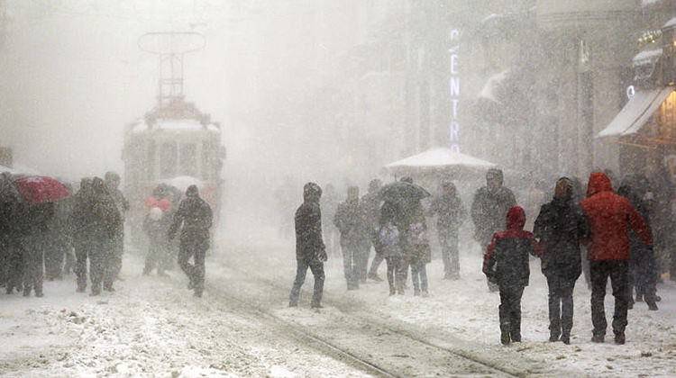 Dikkat! İstanbul'a yeniden kar geliyor