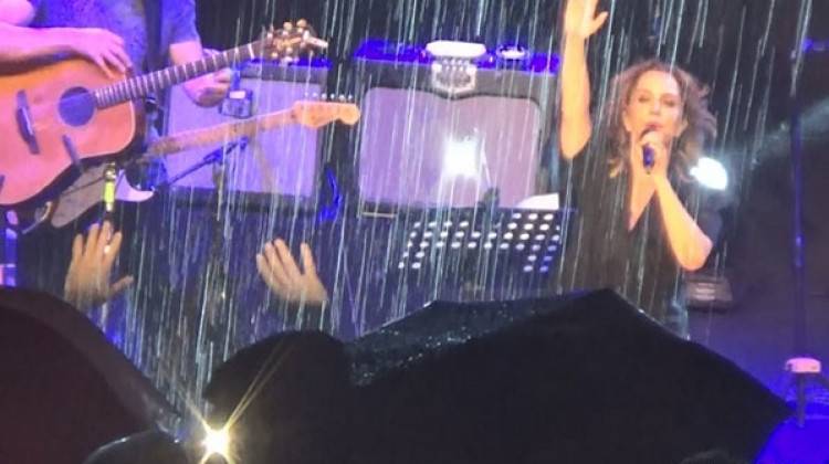 Sağanak yağmura rağmen...