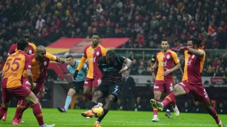 Galatasaray zirve aşkına kazandı!