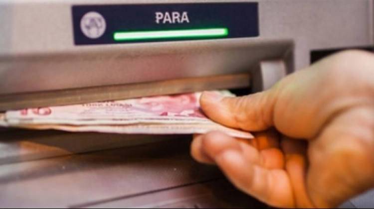 ATM'den para çekenlere önemli uyarı