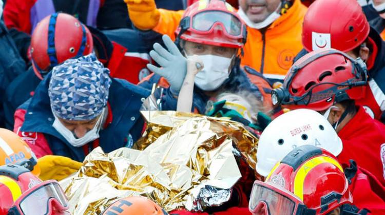 Mucize! Üç Yaşındaki Elif 65 Saat Sonra Sağ Çıkarıldı!