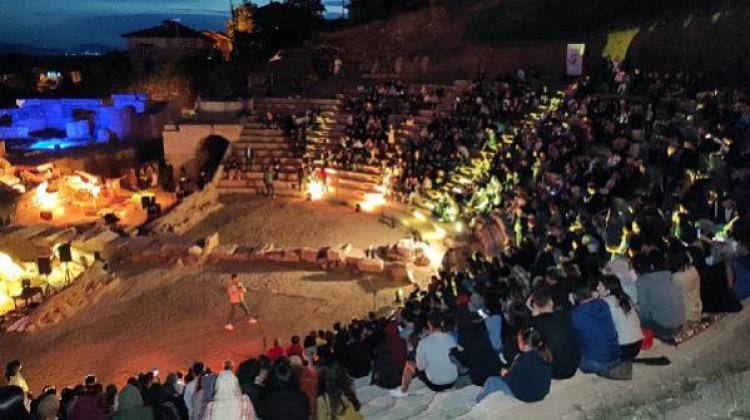  Antik kent tiyatrosu 2 bin yıl sonra seyirci ile buluştu