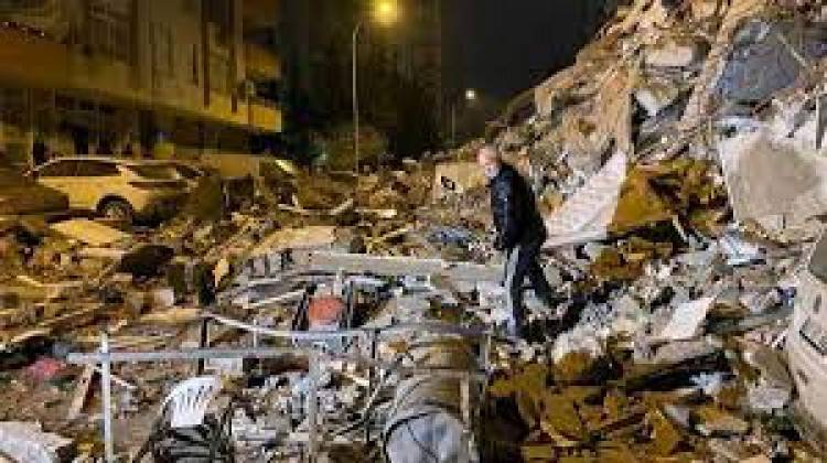  Peş peşe 7.7 ve 7.6'lık şiddetli deprem: AFAD ölü sayısını açıkladı!