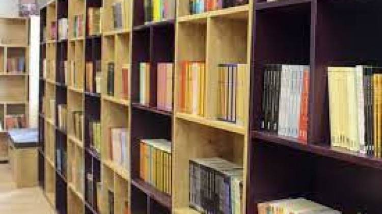  Hatay'da konteyner kente kurulan kütüphane yaklaşık 2 bin kitapla donatıldı