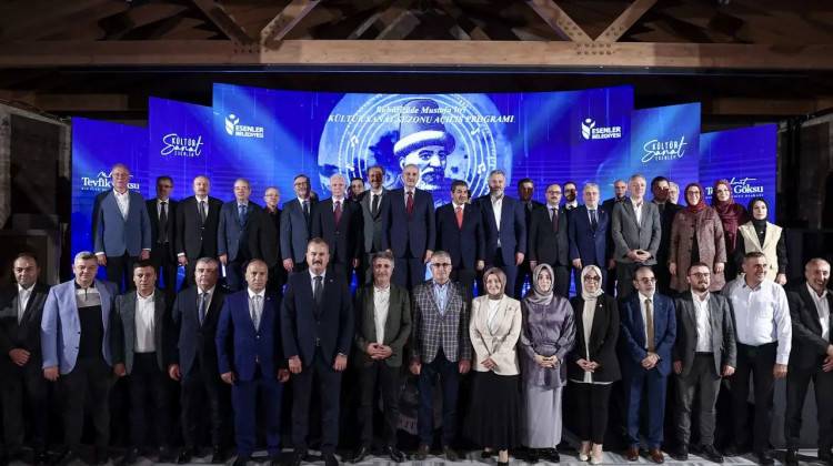  Esenler Belediyesinin 2024-2025 kültür sanat sezonunu açtı