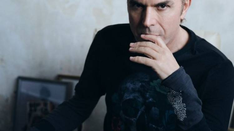 Soner Arıca “Şarkı Söylemek Lazım”