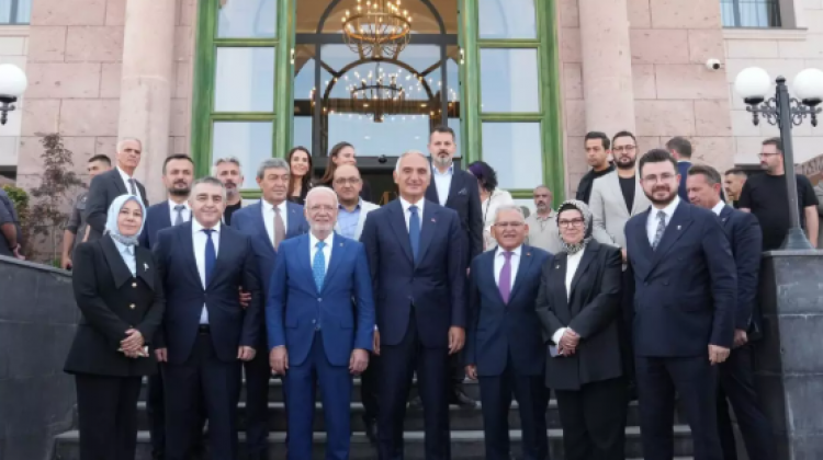  Kültür Yolu’nun rüzgarı Kayseri’de! 9 günlük sanat şöleni başladı